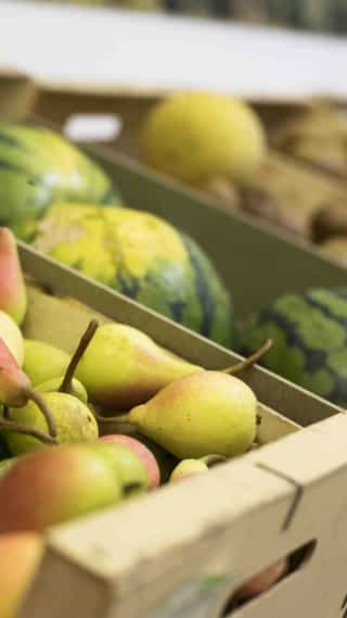 Fresh fruit market display - Spectra Trust quality produce